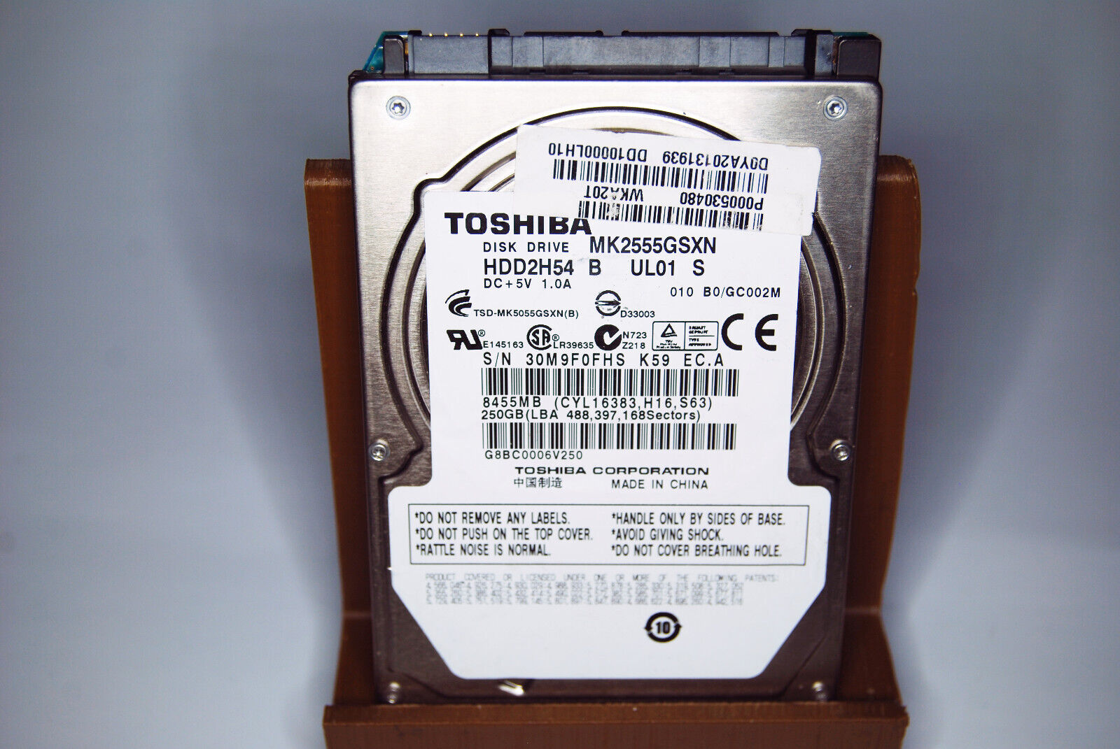 Toshiba 250GB MK2555GSXN SATA/300 5400RPM 8MB 2.5